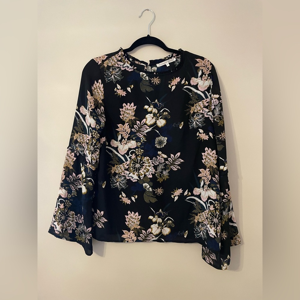 Violet+Claire Floral Bell Sleeved Blouse